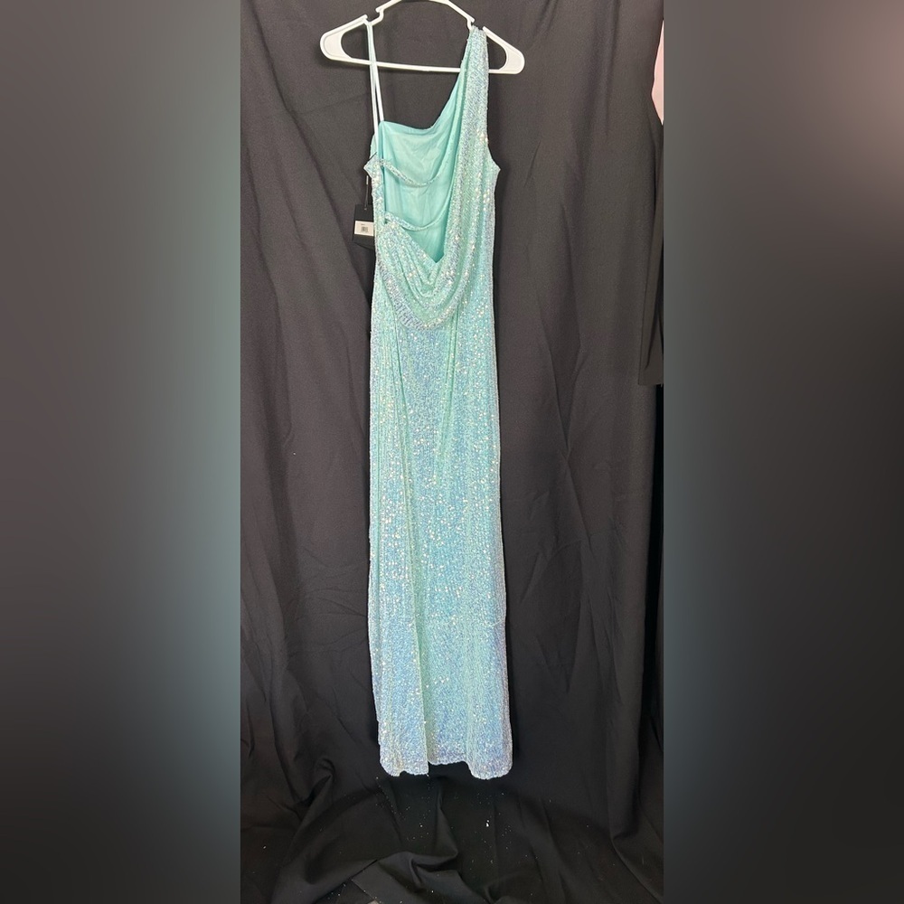 Mac Duggal 26990 NWT SEQUINED ONE SHOULDER DRAPED BACK GOWN - Picture 5 of 7
